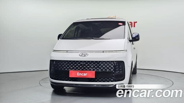 Hyundai Staria 2023 — ფოტო 3/20