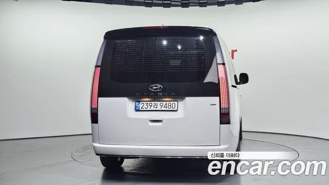 Hyundai Staria 2023 — ფოტო 4/20