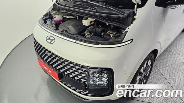 Hyundai Staria 2023 — ფოტო 6/20