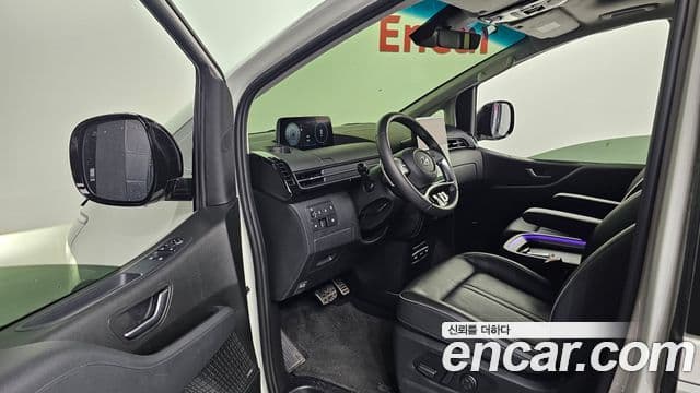 Hyundai Staria 2023 — ფოტო 10/20