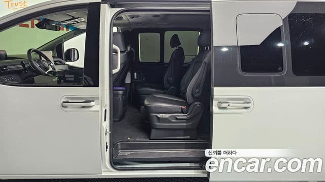 Hyundai Staria 2023 — ფოტო 11/20