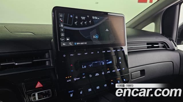 Hyundai Staria 2023 — ფოტო 14/20