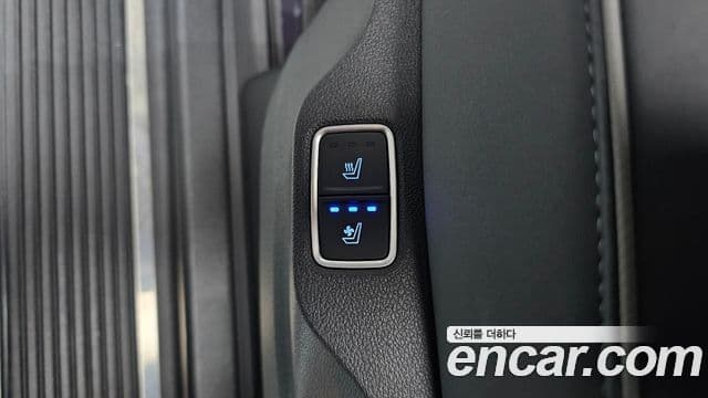 Hyundai Staria 2023 — ფოტო 17/20