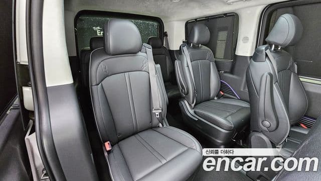 Hyundai Staria 2023 — ფოტო 19/20