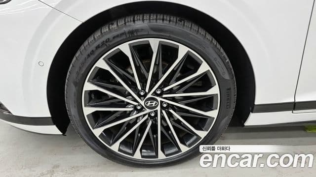 Hyundai Grandeur Hybrid 2023 — ფოტო 15/18
