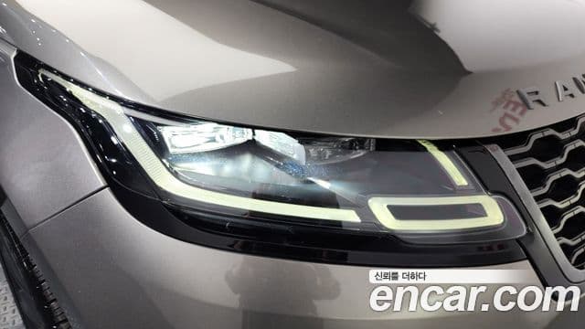 Land Rover Range Rover Velar 2019 — Photo 16/36