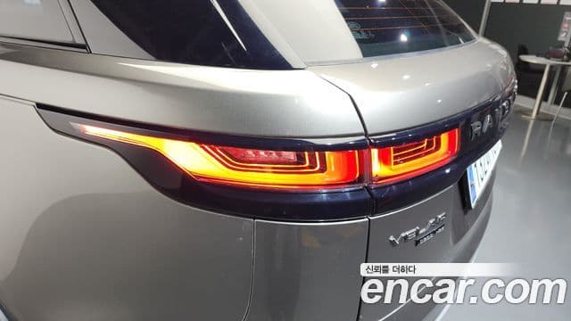 Land Rover Range Rover Velar 2019 — Photo 24/36
