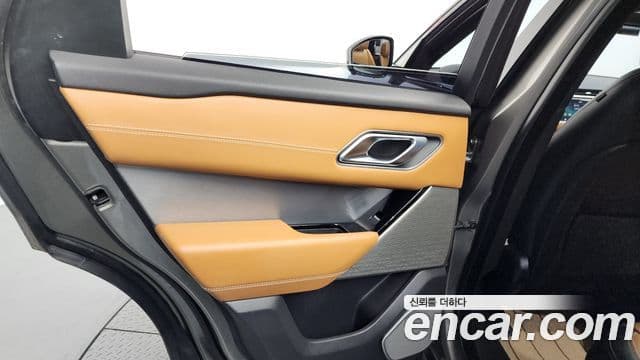 Land Rover Range Rover Velar 2019 — Photo 10/36