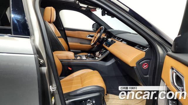 Land Rover Range Rover Velar 2019 — Photo 11/36