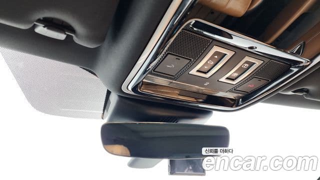 Land Rover Range Rover Velar 2019 — Photo 3/36