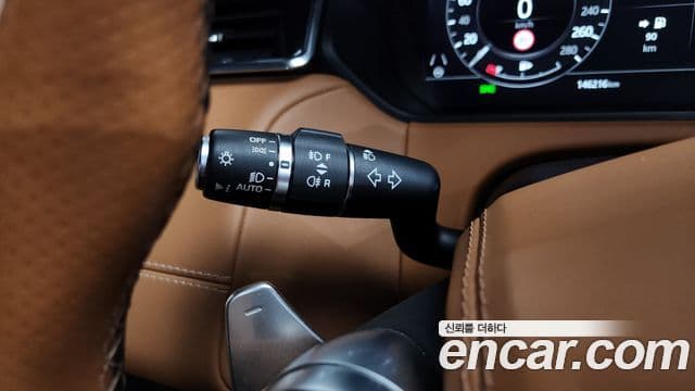 Land Rover Range Rover Velar 2019 — Photo 14/36
