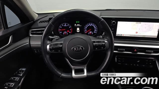Kia K5 2021 — ფოტო 14/20