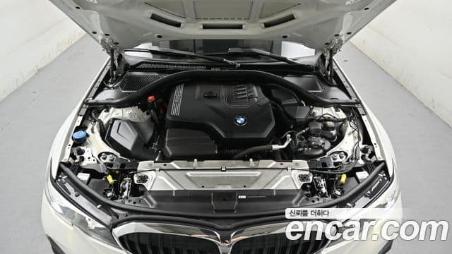 BMW 3 Series 2020 — Şəkil 8/20