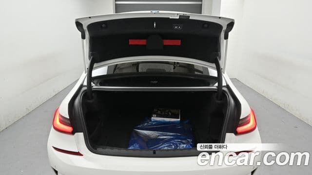 BMW 3 Series 2020 — Şəkil 9/20