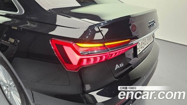Audi A6 2020 — ფოტო 31/33