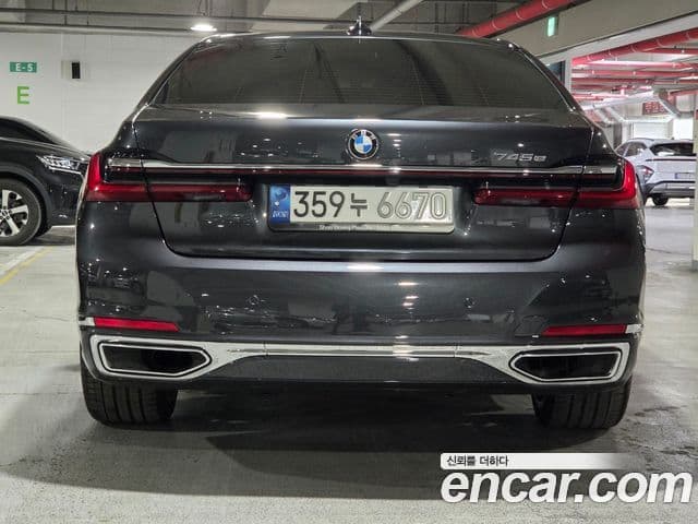 BMW 7 Series 2021 — фото 4 из 20