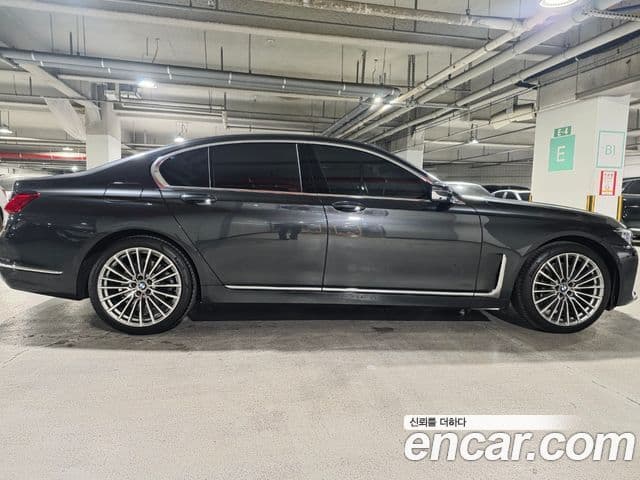 BMW 7 Series 2021 — Şəkil 19/20