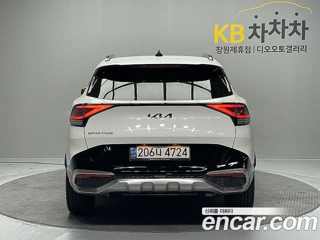 Kia Sportage 2021 — ფოტო 3/20