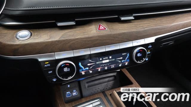 Genesis Electrified G80 2022 — ფოტო 17/20