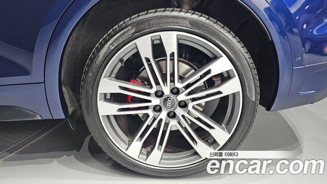 Audi SQ5 2021 — ფოტო 21/33