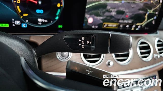 Mercedes-Benz E-Class 2023 — фото 9 из 20