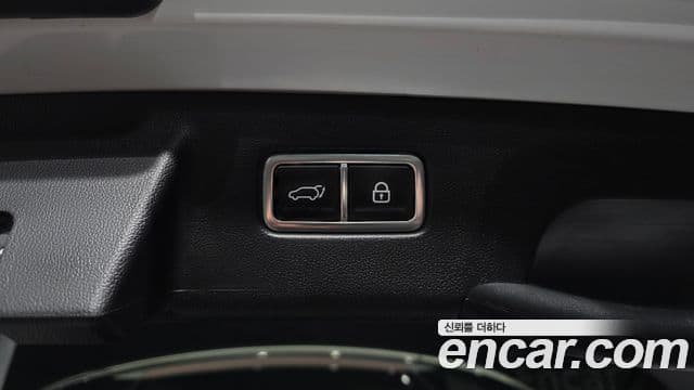 Kia Sorento 2022 — Photo 1/32