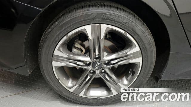 Kia K5 2021 — ფოტო 5/20