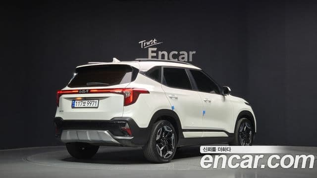 Kia Seltos 2022 — ფოტო 2/20