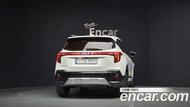 Kia Seltos 2022 — ფოტო 4/20