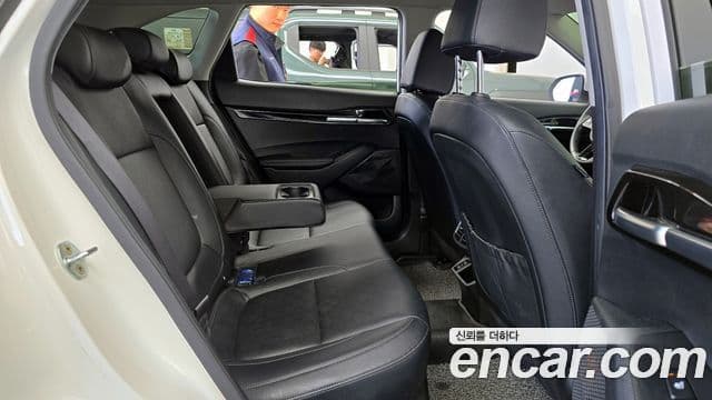Kia Seltos 2022 — ფოტო 12/20