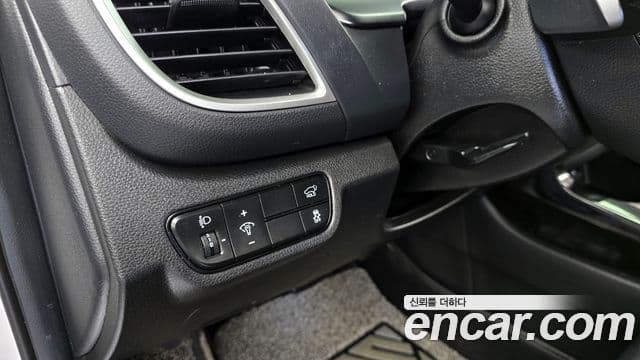 Kia Seltos 2022 — ფოტო 18/20