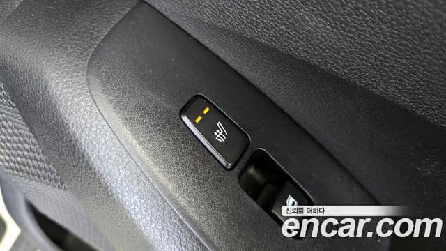 Kia Seltos 2022 — ფოტო 19/20