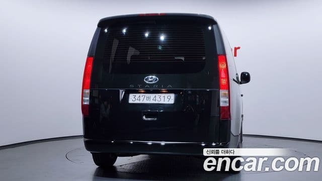 Hyundai Staria 2022 — ფოტო 4/20
