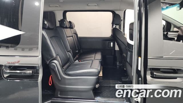 Hyundai Staria 2022 — ფოტო 11/20
