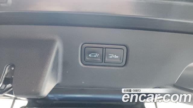 Hyundai Staria 2022 — ფოტო 18/20