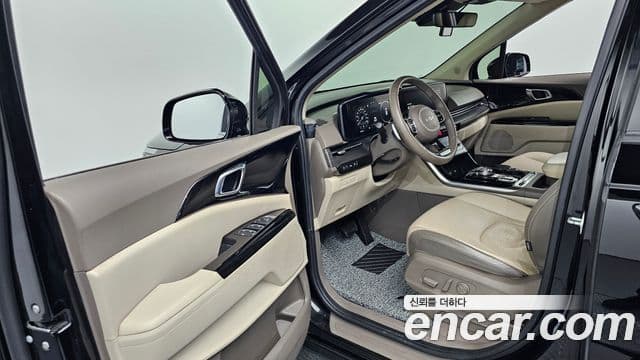 Kia Carnival 2023 — Фото 10/20