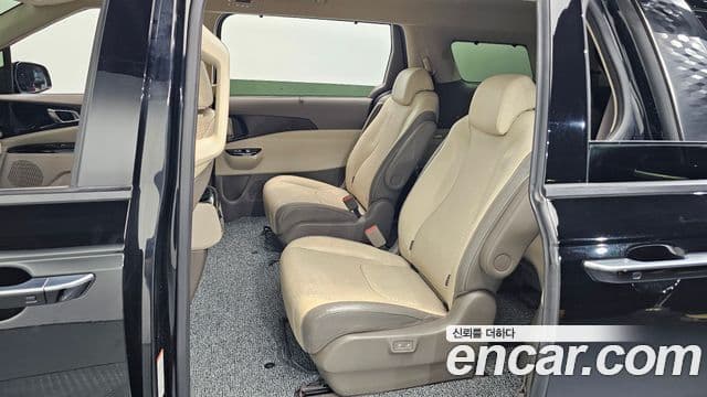 Kia Carnival 2023 — Фото 11/20