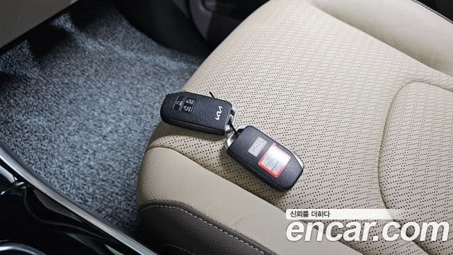 Kia Carnival 2023 — Фото 14/20