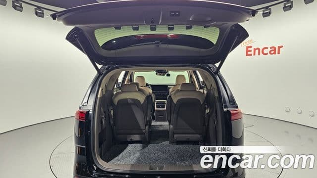 Kia Carnival 2023 — Фото 16/20