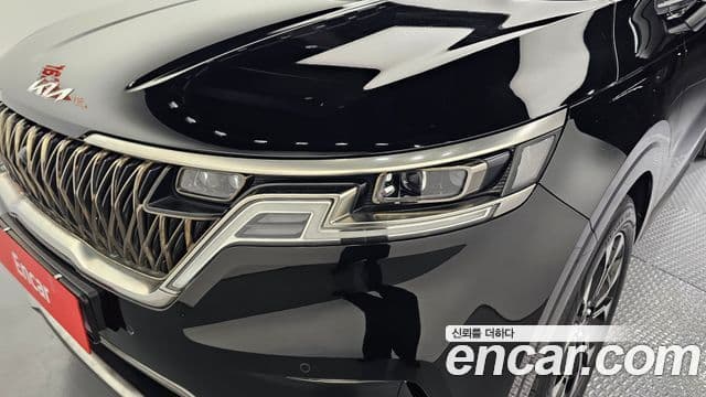 Kia Carnival 2023 — Şəkil 14/31