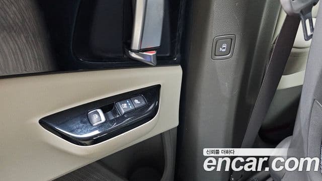 Kia Carnival 2023 — Şəkil 11/31