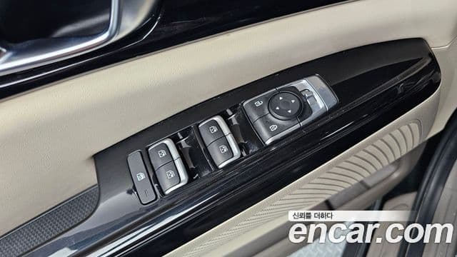 Kia Carnival 2023 — Şəkil 10/31