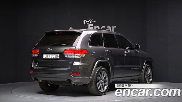 Jeep Grand Cherokee 2018 — Şəkil 2/20