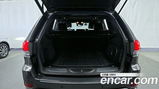 Jeep Grand Cherokee 2018 — Şəkil 20/20