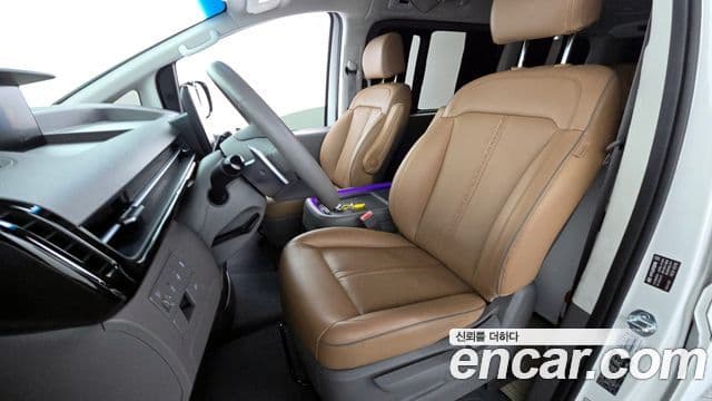 Hyundai Staria 2024 — фото 12 из 20