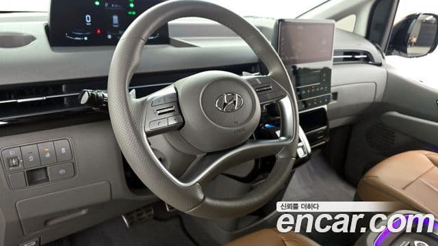 Hyundai Staria 2024 — Фото 13/20