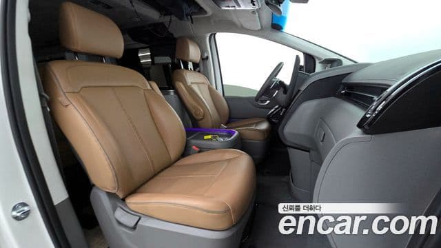 Hyundai Staria 2024 — ფოტო 14/35
