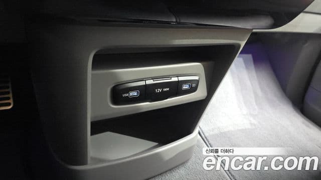 Hyundai Staria 2024 — ფოტო 29/35