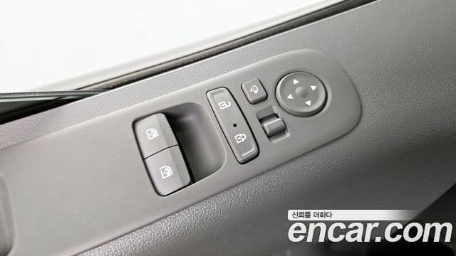 Hyundai Staria 2024 — ფოტო 6/35