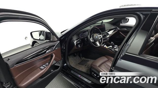 BMW 5 Series 2022 — Şəkil 10/20